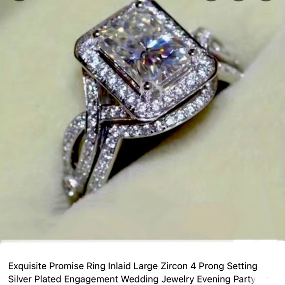 ♥️Ring set large emerald cut Zircon center stone round zircons on both bands - Picture 4 of 11